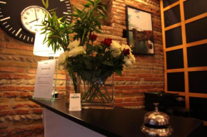 Отель Hôtel La Chartreuse  Тулуза